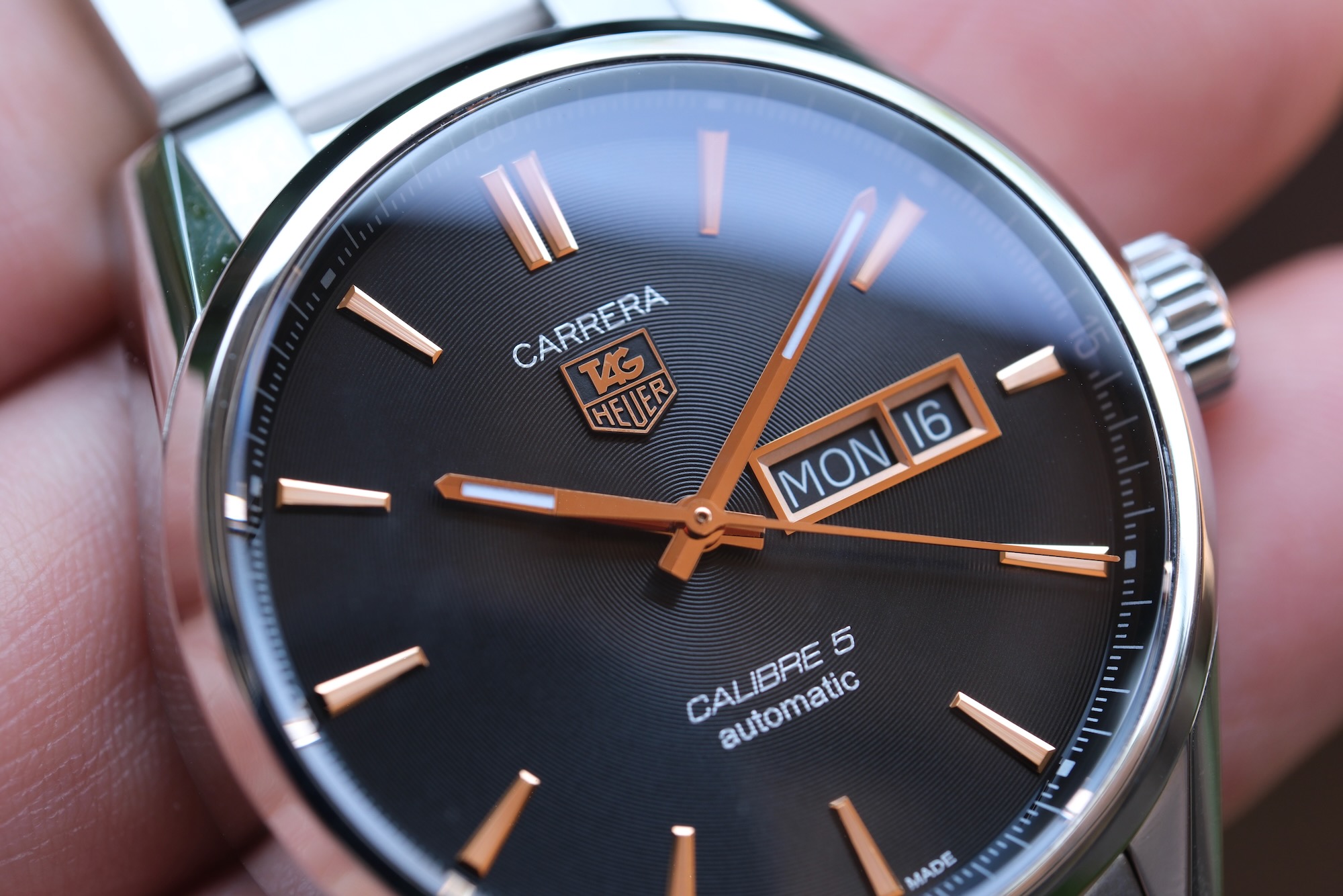 TAG Heuer Carrera Calibre 5 Day-Date 41mm หน้าดำ + Rose Gold ปี 2017 — Ref WAR201C.BA0723 - Image 2