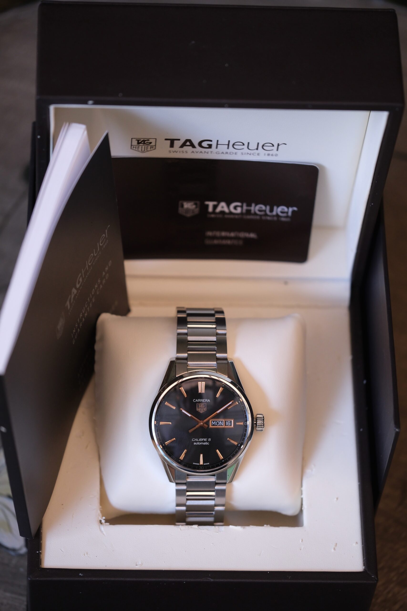 TAG Heuer Carrera Calibre 5 Day-Date 41mm หน้าดำ + Rose Gold ปี 2017 — Ref WAR201C.BA0723 - Image 6