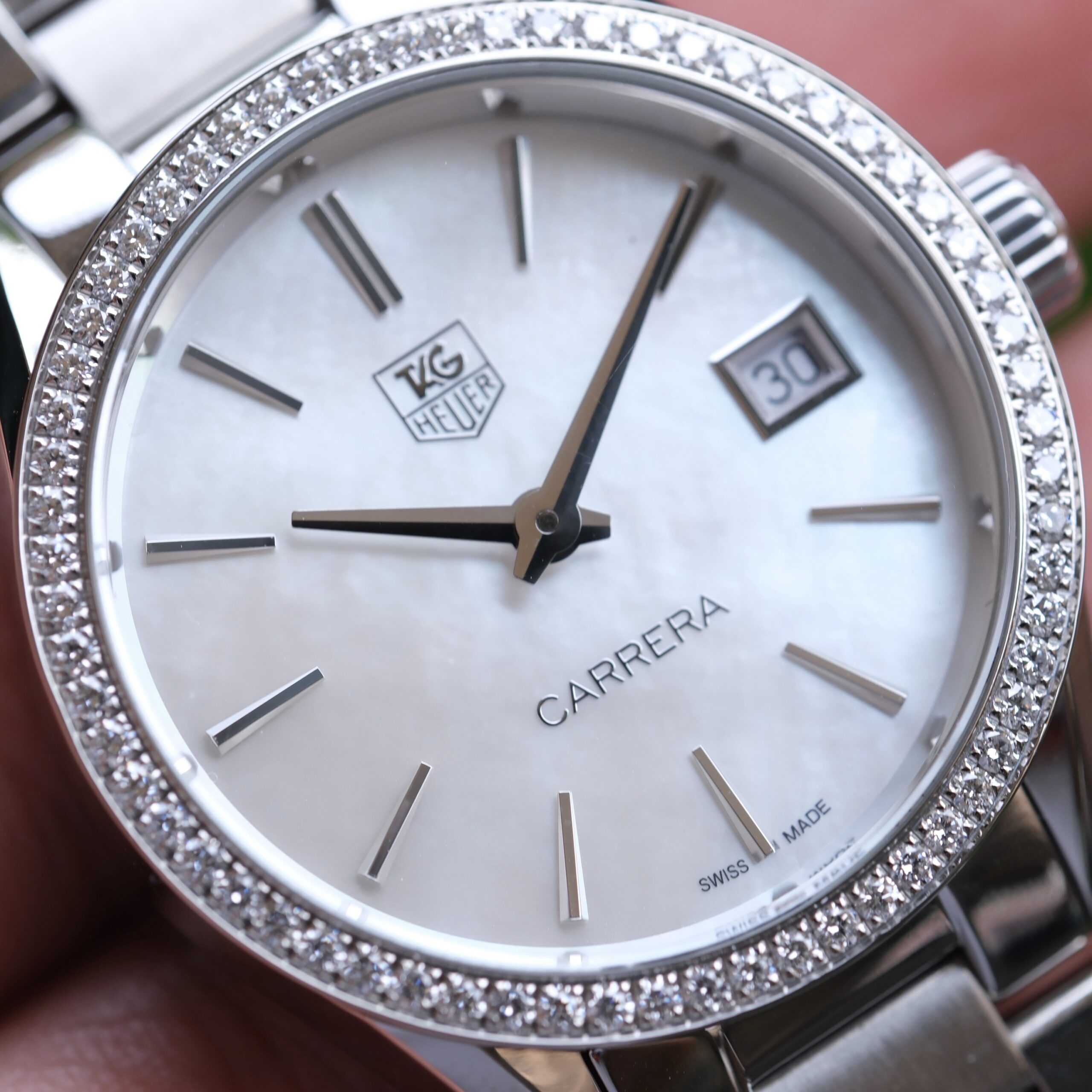 TAG Heuer Carrera Boy Size Diamond Bezel 32mm หน้ามุกขาว + เพชร 64 ปี 2017 — Ref WAR1315 - Image 2
