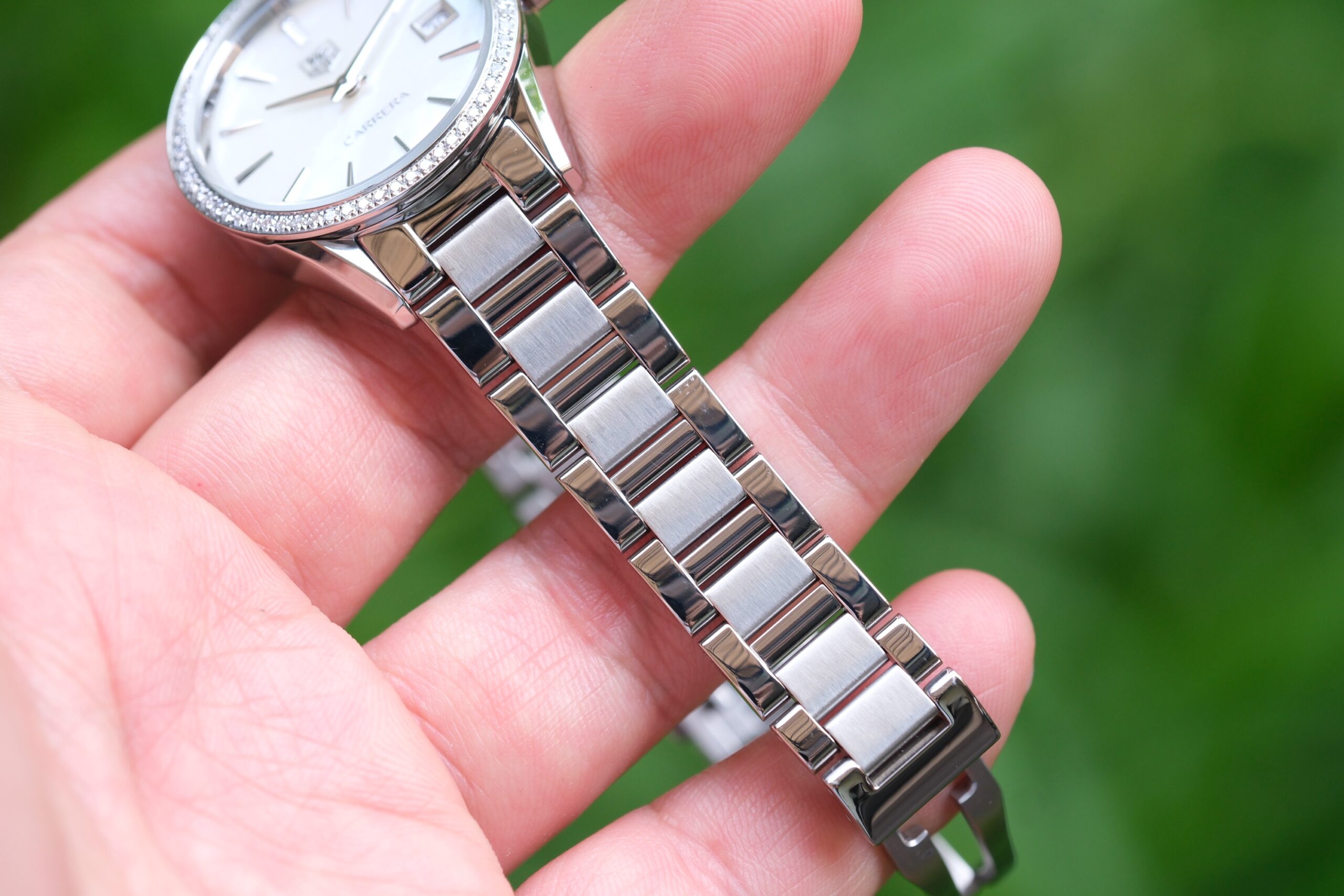 TAG Heuer Carrera Boy Size Diamond Bezel 32mm หน้ามุกขาว + เพชร 64 ปี 2017 — Ref WAR1315 - Image 4