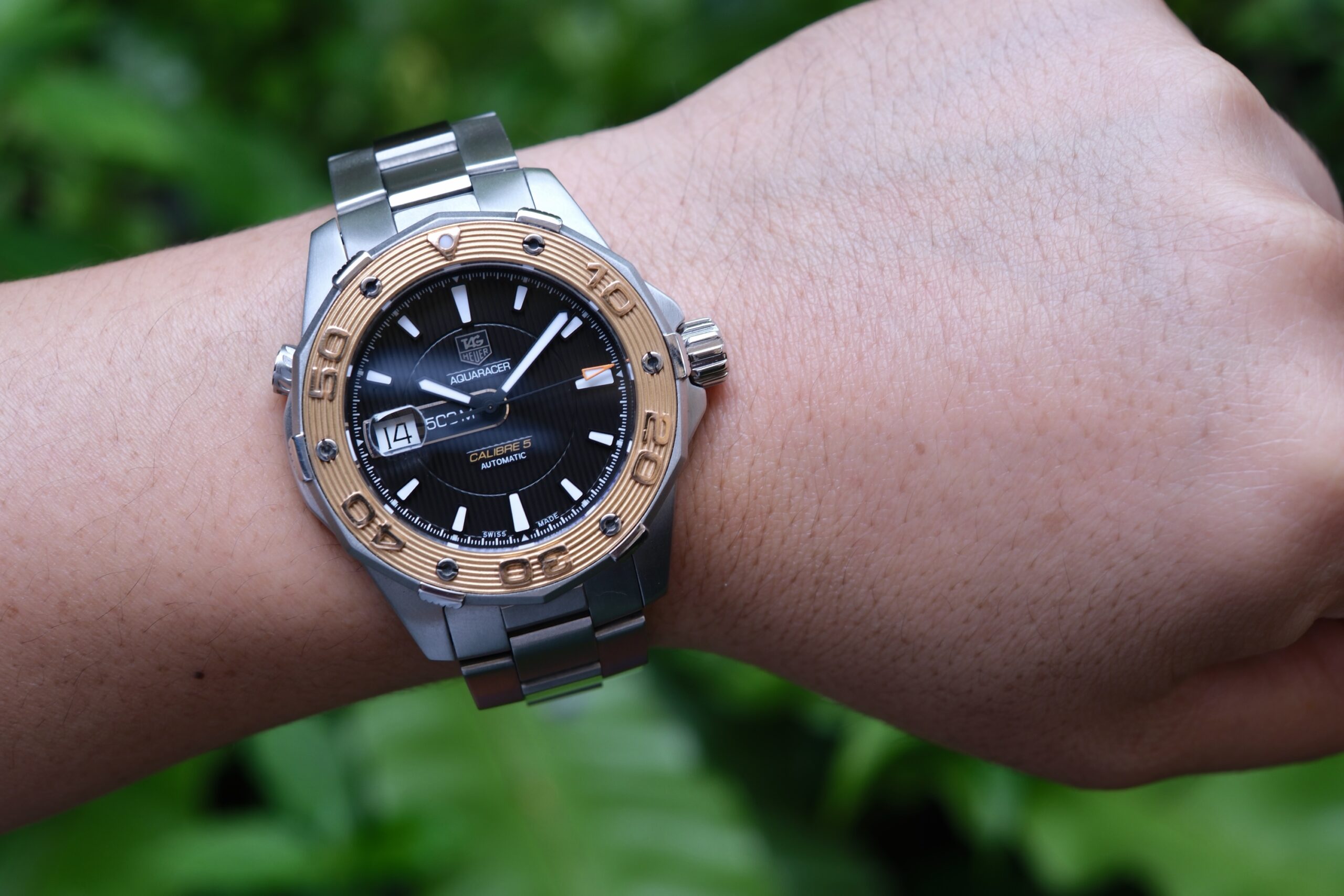 2013 TAG HEUER Aquaracer Calibre 5 Automatic 43mm Black Dial Solid 18K Gold Bezel Ref. WAJ2150 Full Set HERO RARE - Image 5