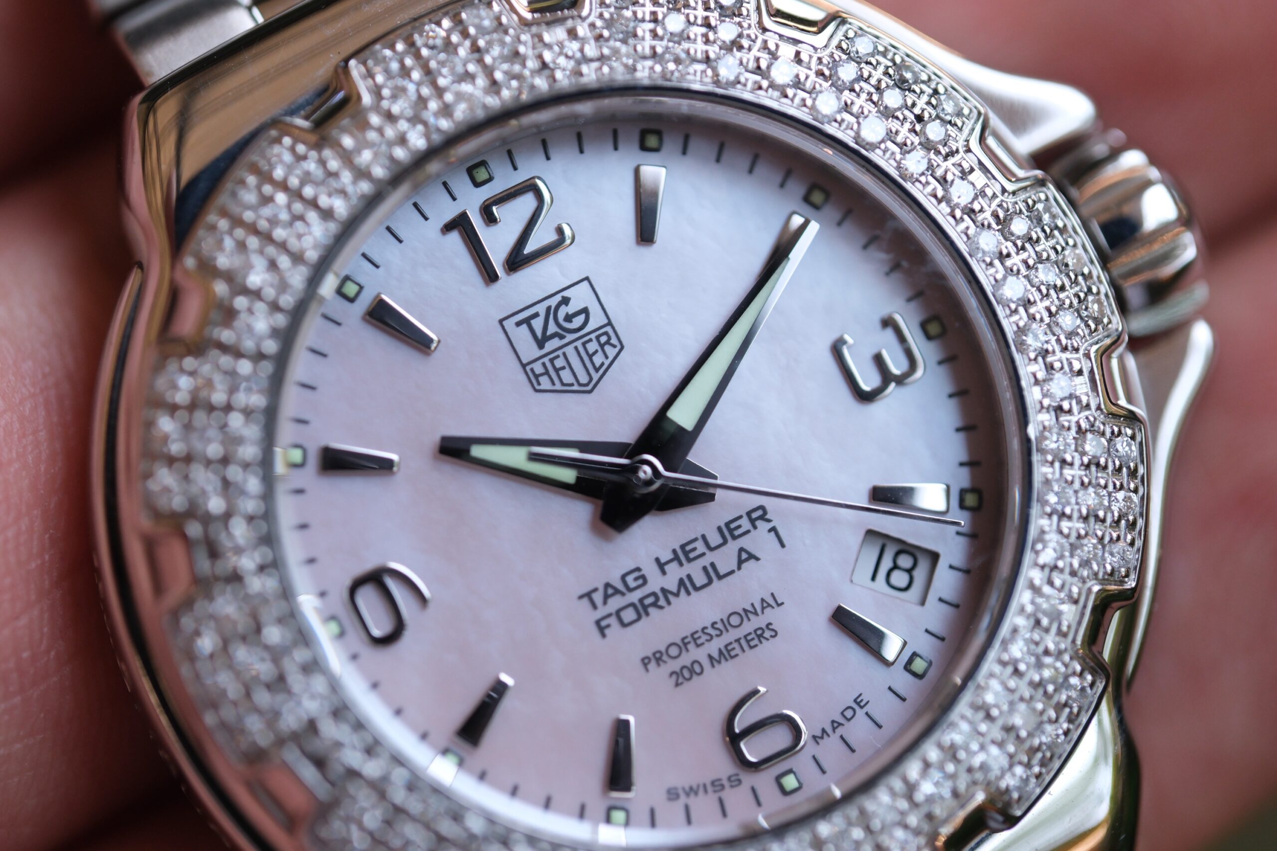 2013 TAG HEUER Formula 1 Lady Quartz Diamond 37mm Pink Mother of Pearl Dial Stainless Steel Ref. WAC1216 Full Set - Image 2