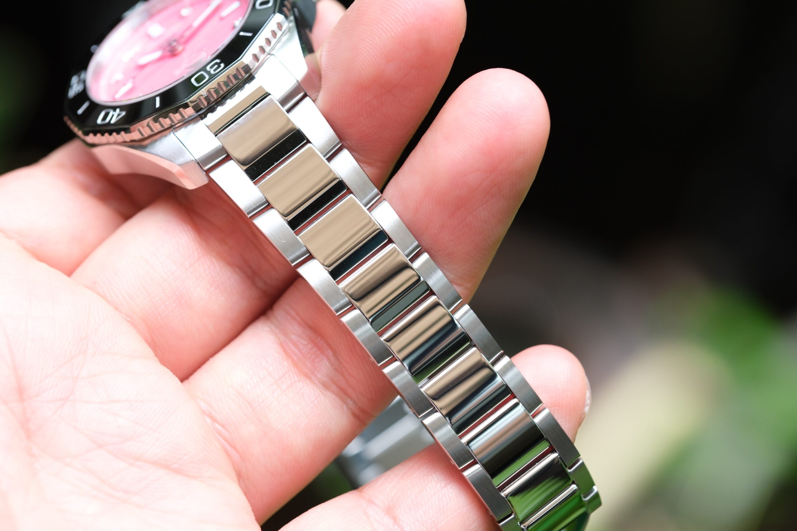 2023 TAG HEUER Aquaracer Professional 300 Calibre 5 Automatic Diamond 36mm Pink Wave Dial Black Ceramic Bezel Ref. WBP231J Full Set HERO - Image 5