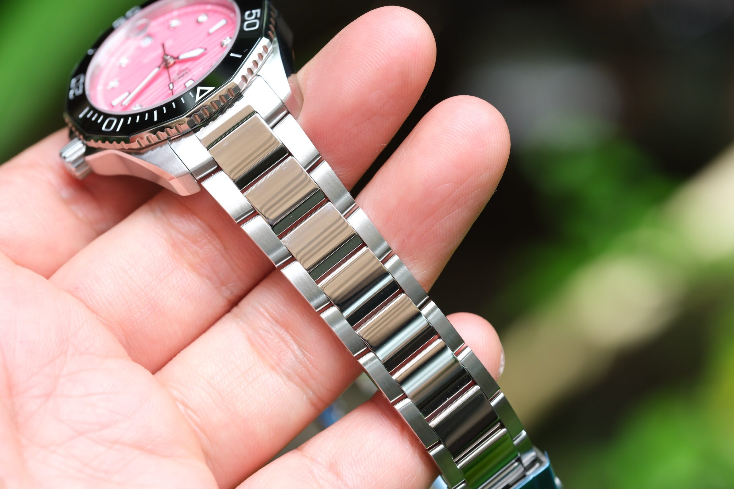 2023 TAG HEUER Aquaracer Professional 300 Calibre 5 Automatic Diamond 36mm Pink Wave Dial Black Ceramic Bezel Ref. WBP231J Full Set HERO - Image 3