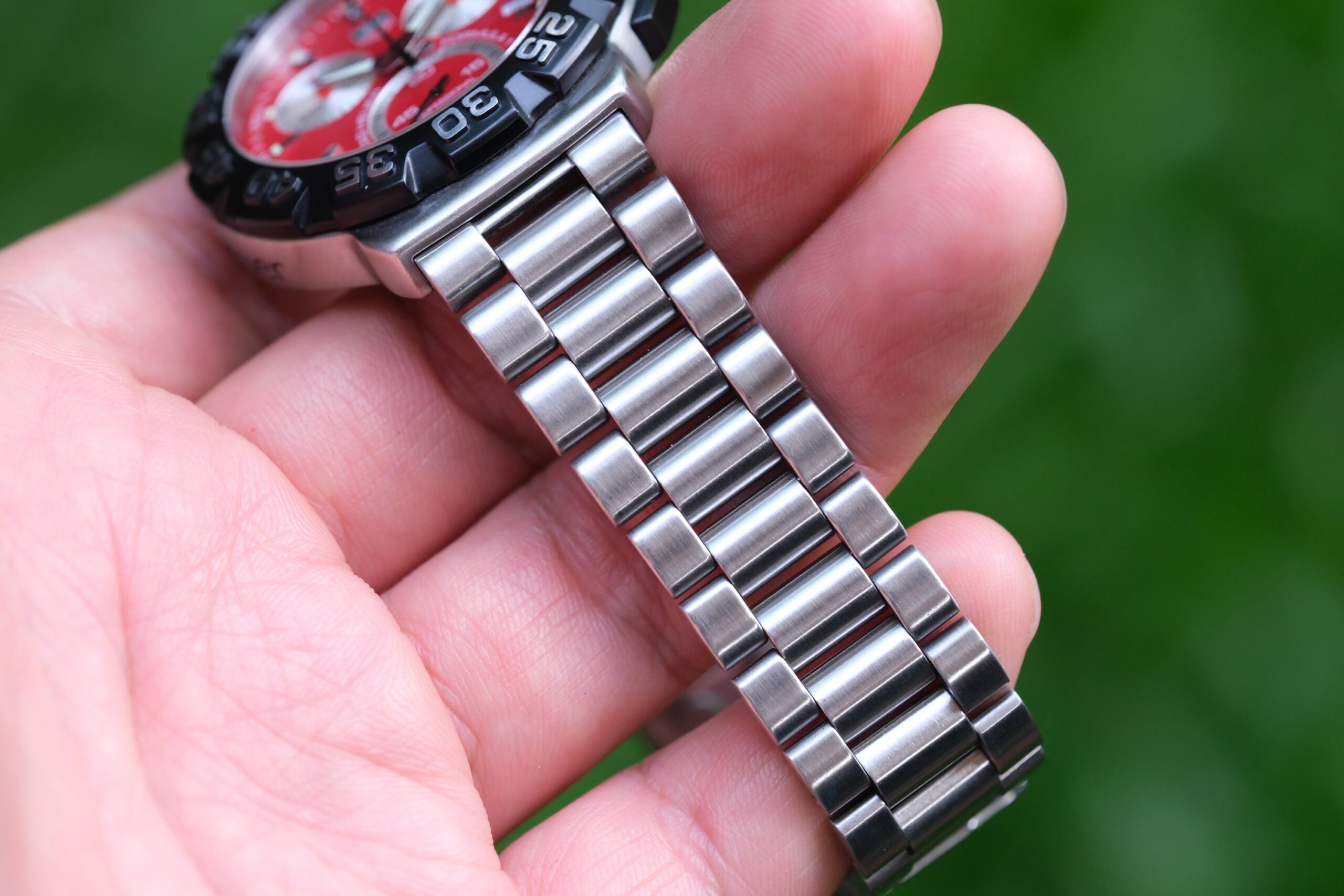 2011 TAG HEUER Formula 1 Quartz Chronograph 41mm Red Dial Black Bezel Stainless Steel Ref. CAH1112 - Image 5