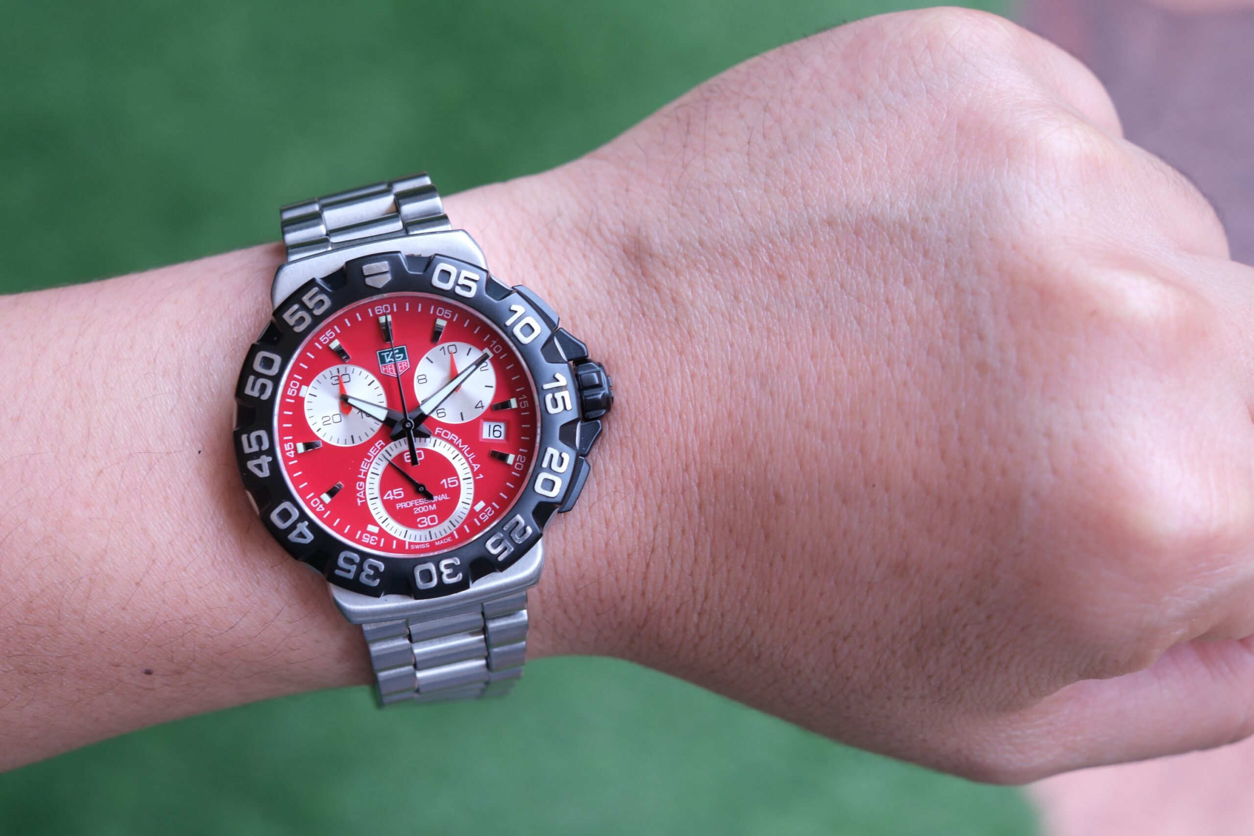 2011 TAG HEUER Formula 1 Quartz Chronograph 41mm Red Dial Black Bezel Stainless Steel Ref. CAH1112 - Image 3